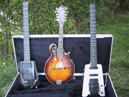 1_mandolin_2_guitars_small1.jpg